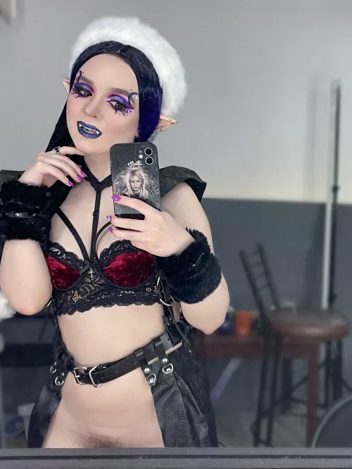 Your metal elf is in a very flirtatious mood