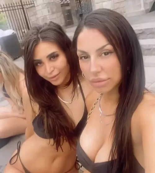 1 left or 2 right big tits