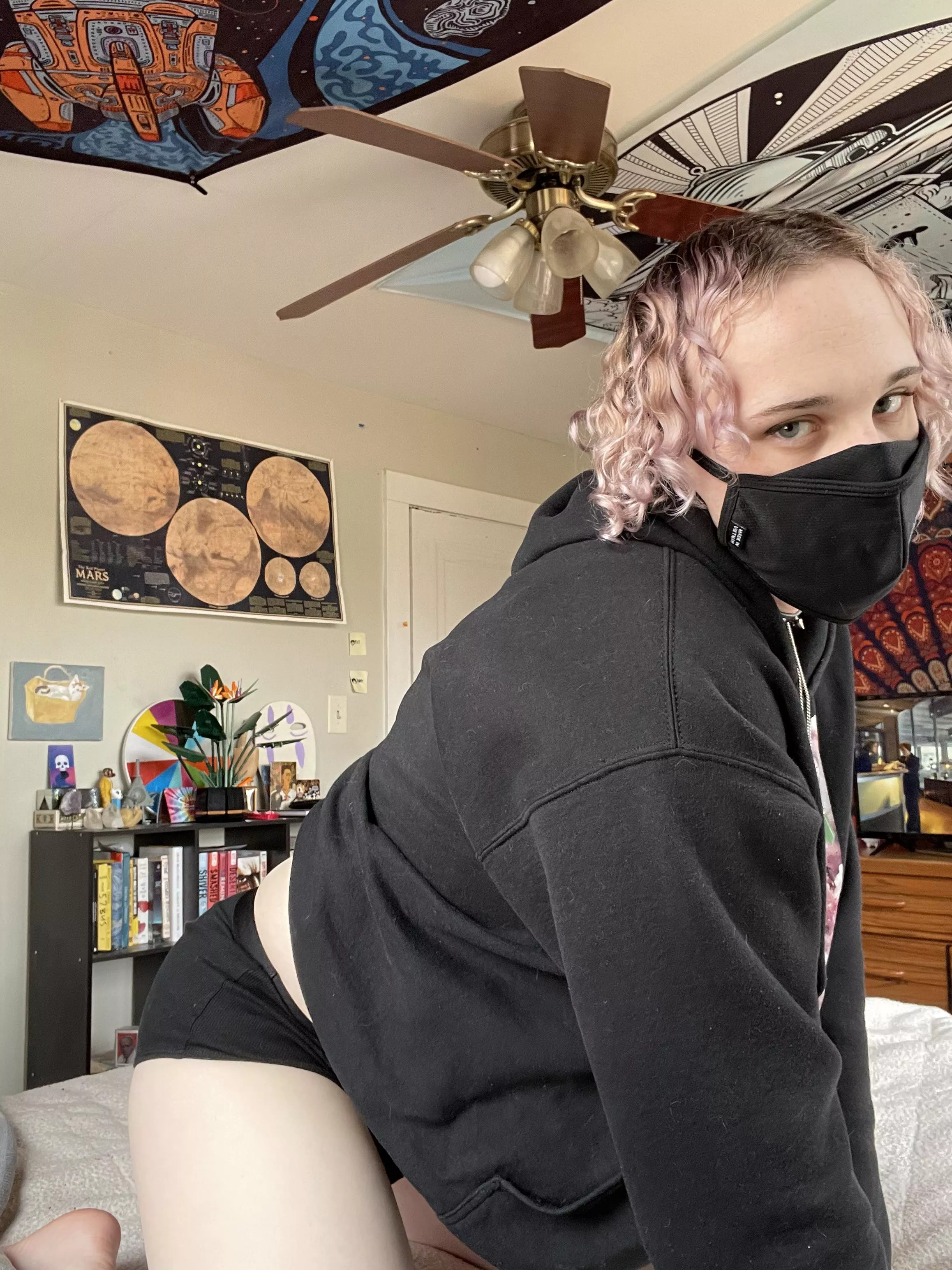 20 YO trans girl pup looking to learn more and have a master guide me :) snap: oliver_guild