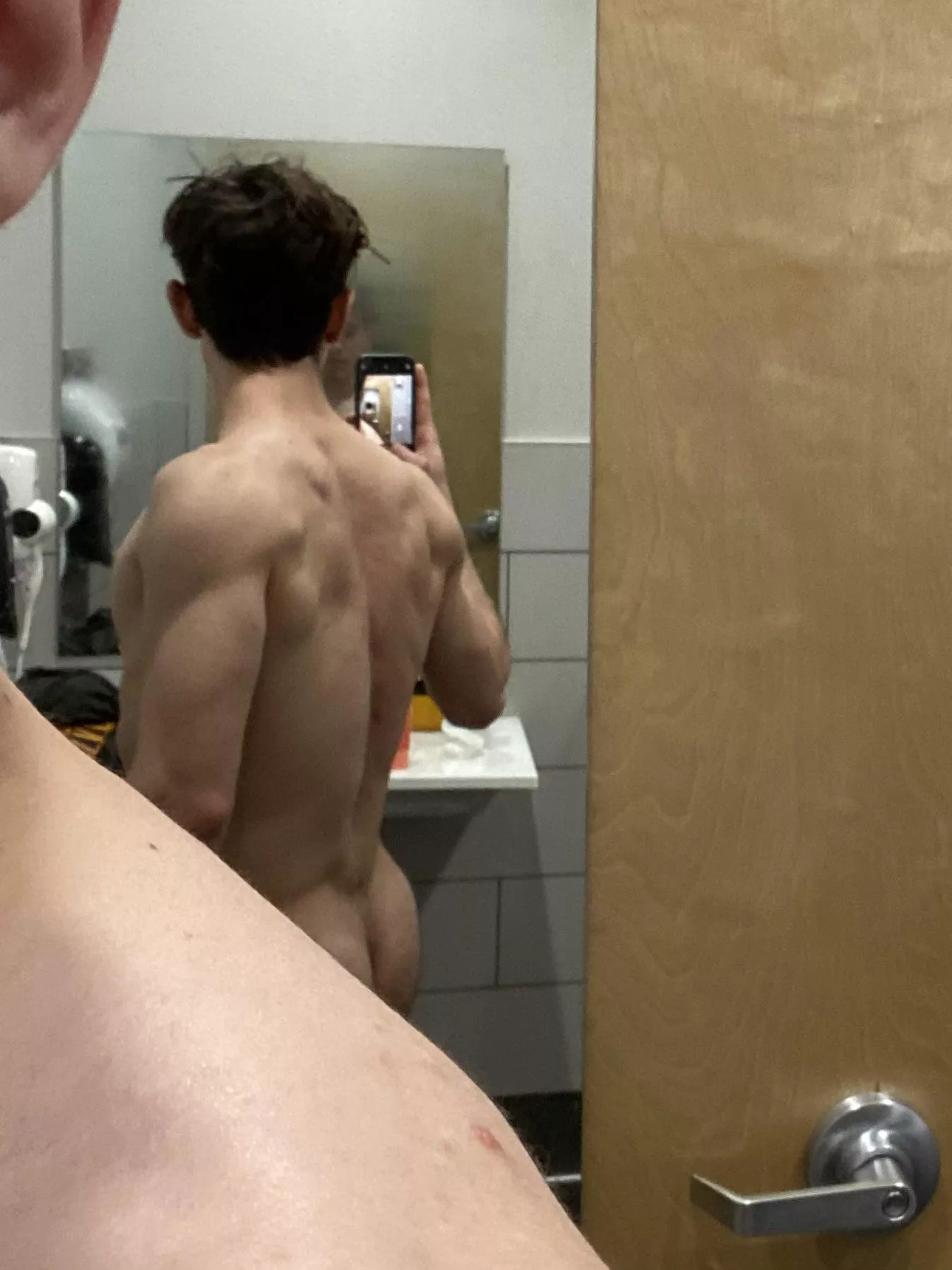 25 USA College jock for older bros or dudes near my age. Sc Zack_saenz22