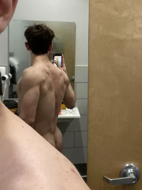 25 USA only College jock for older bros or daddies. Sc Zack_saenz22