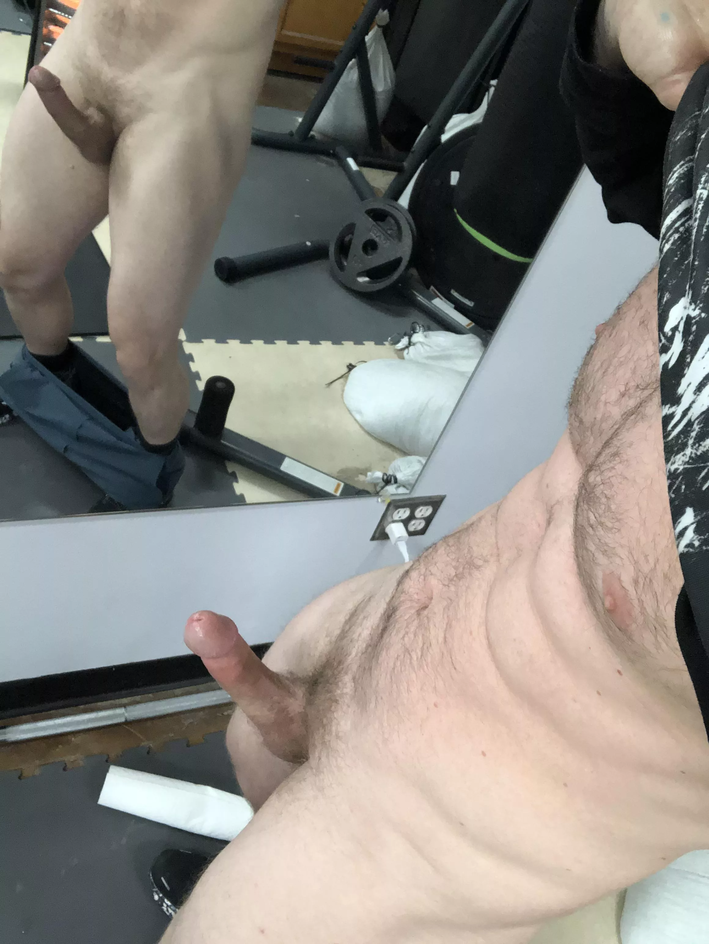 (28) US artist who loves showing (and sounding) say hi 😏☺️