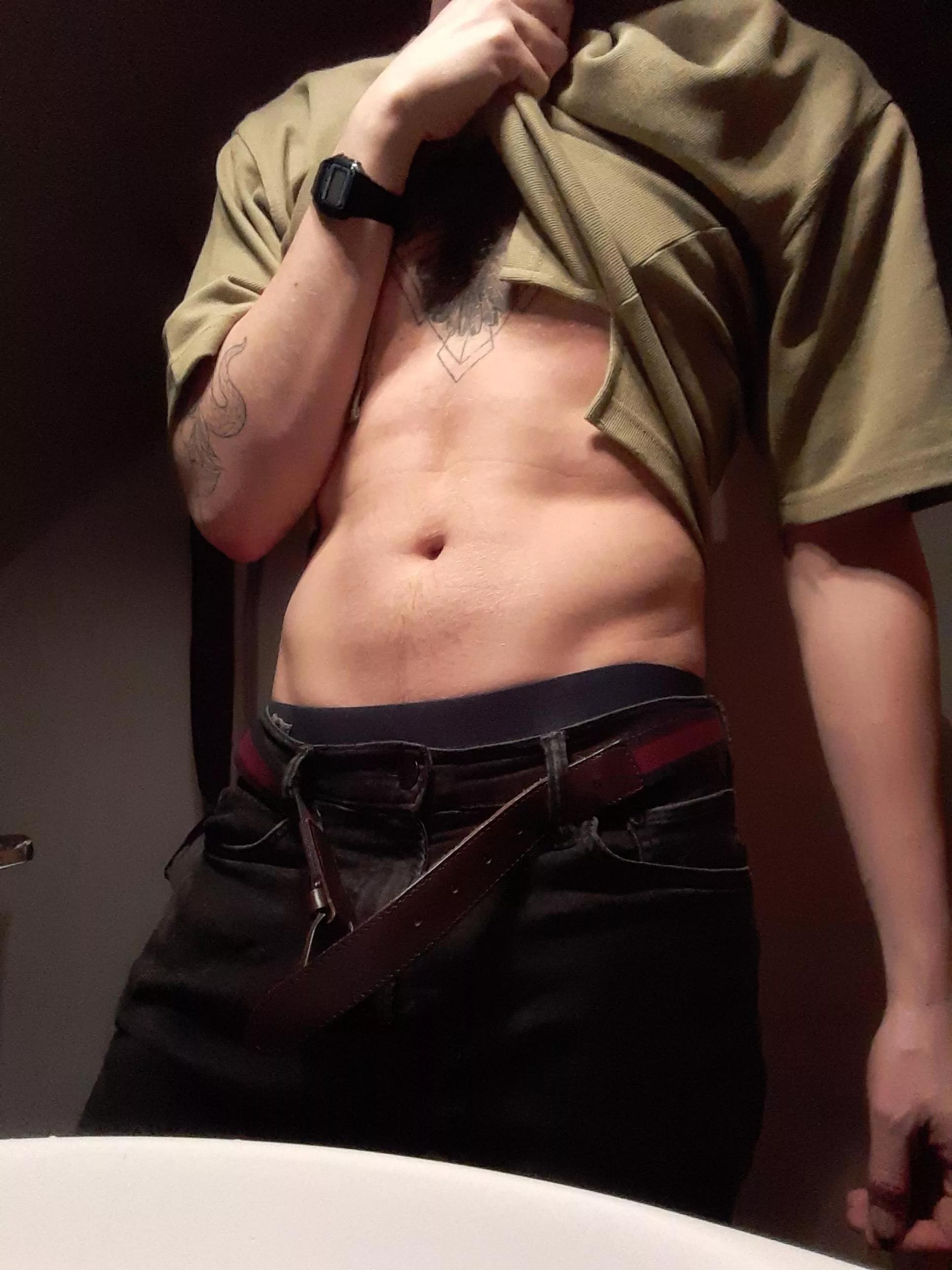 belts are so versatile 🖤