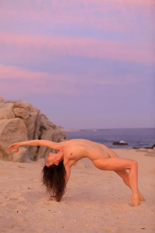 Bend me at the beach!