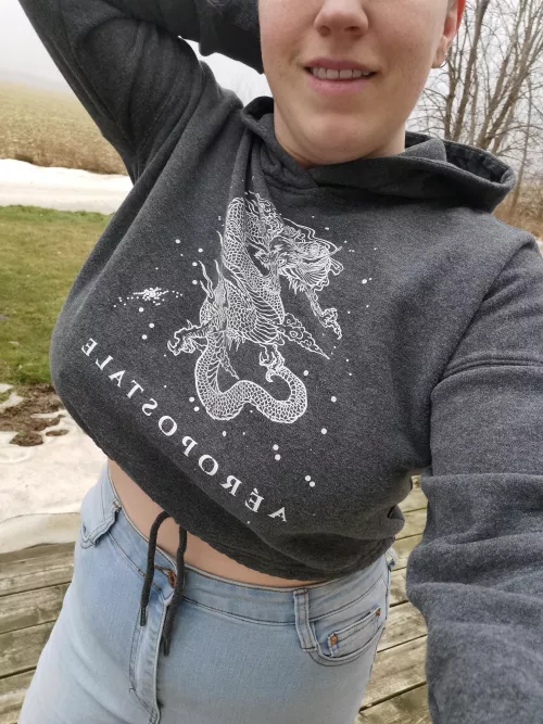 Bye bye snow, crop tops back in!