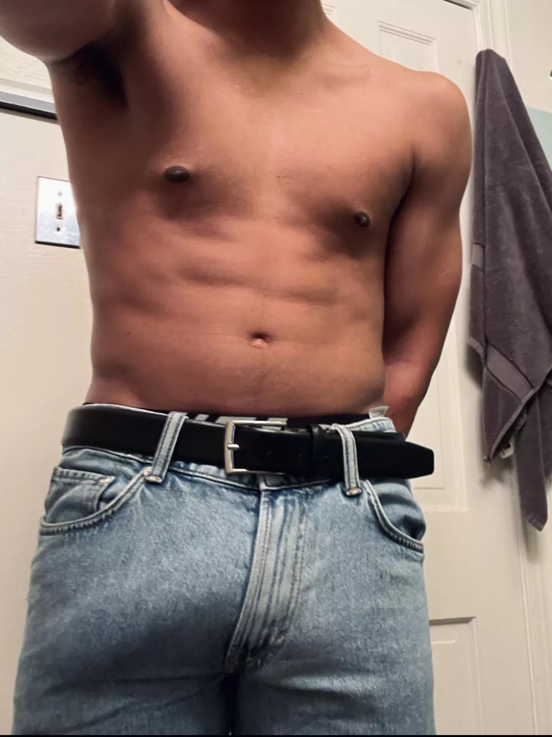 Can you tell I’m hiding a Massive Cock in my jeans?
