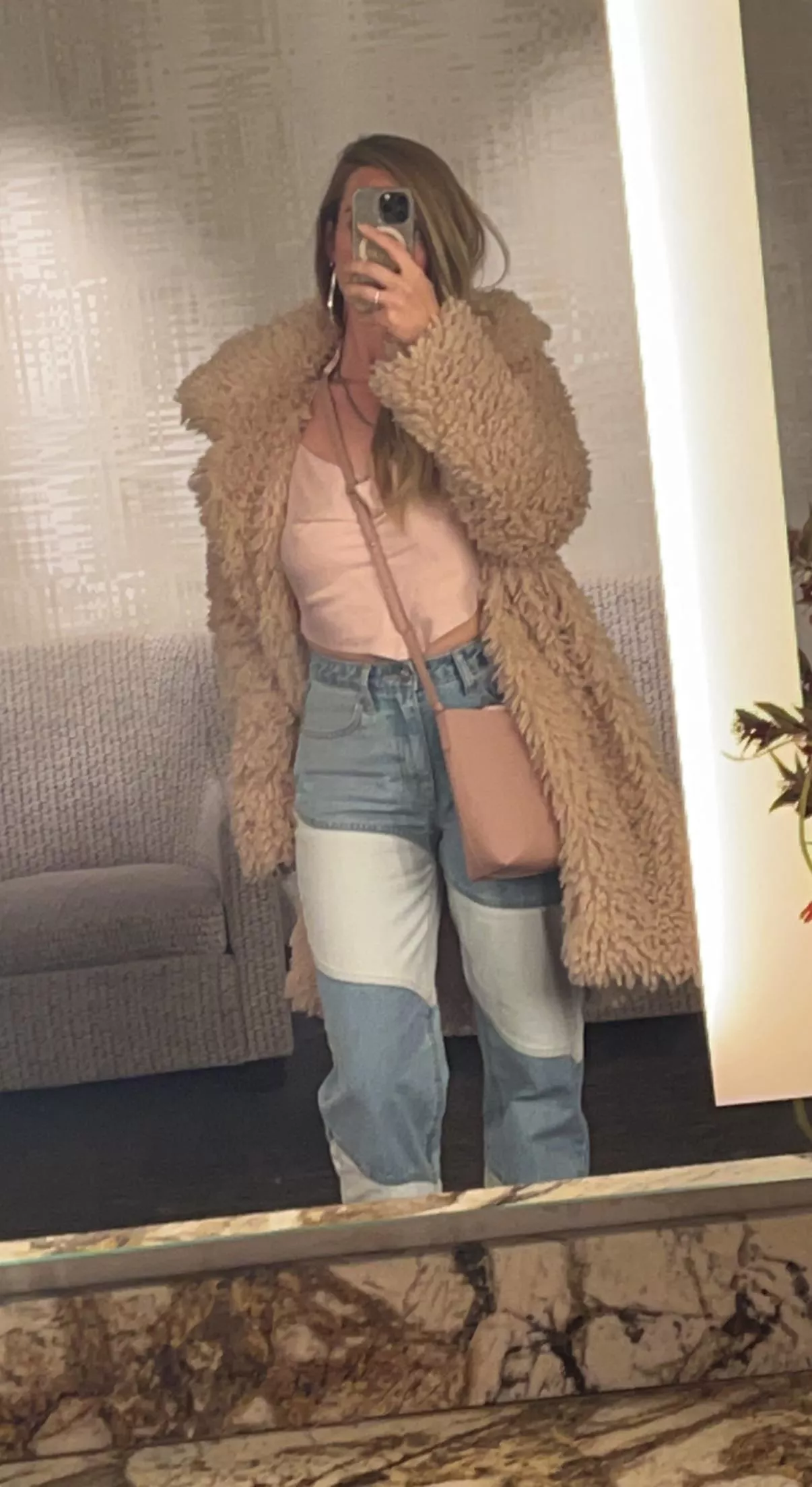 Casino bathrooms have the best mirrors 🤤