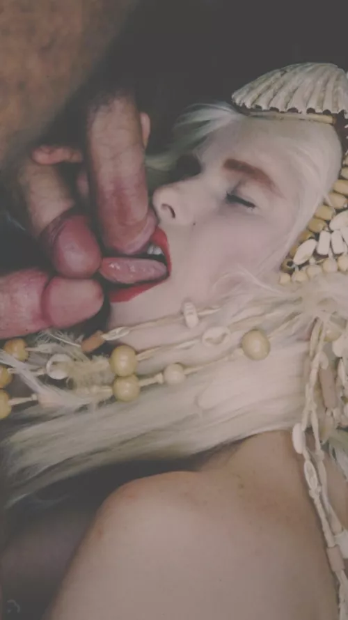 Cicciolina multi-tasking!