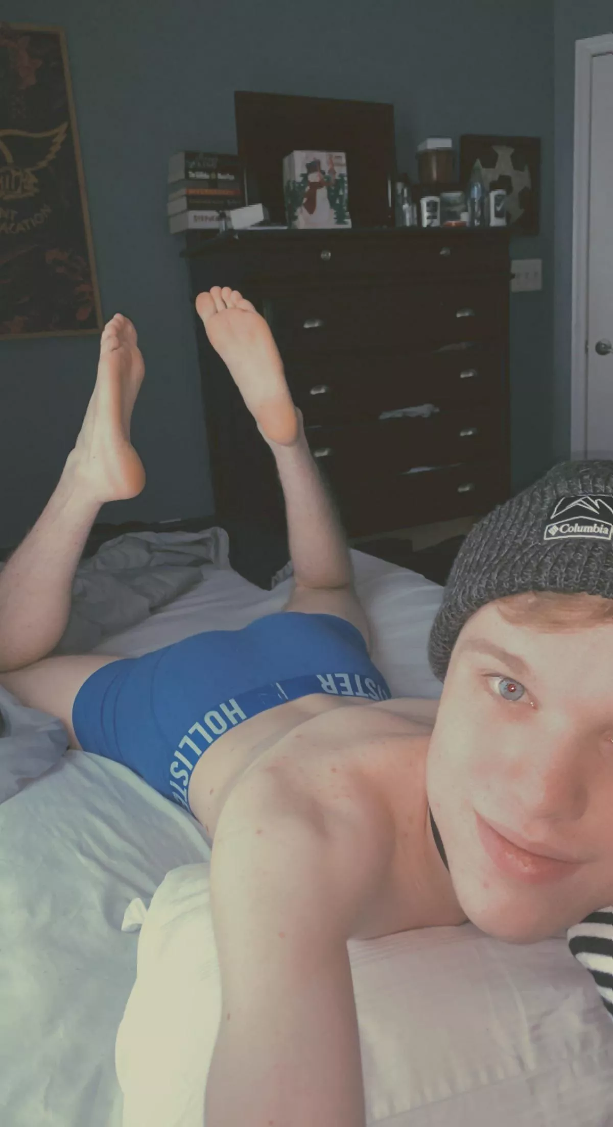Do we like twink feet here? ✌️