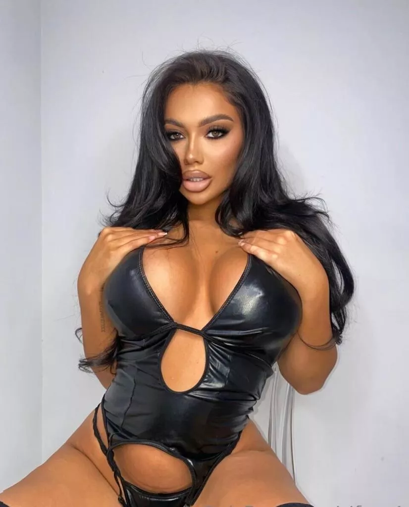 Do you have a fetish for 19 y.o bimbos in latex? ;)