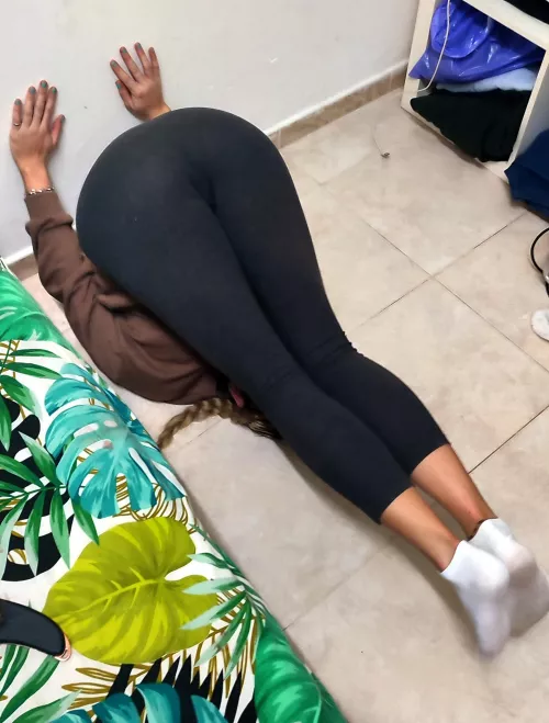 Do you like this position ? 😇