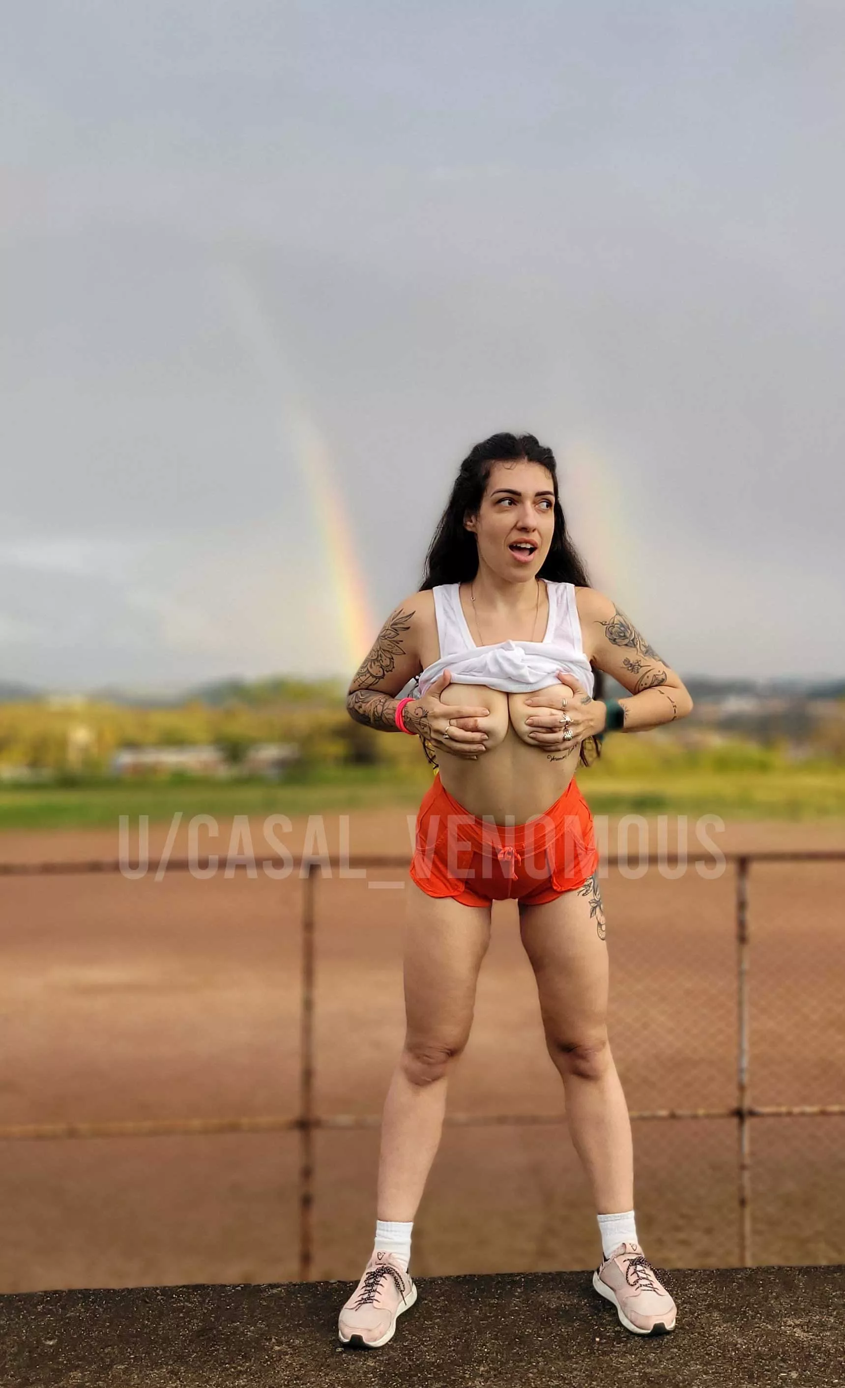 Double Rainbow + Handbra, not every day we get this combination, right?