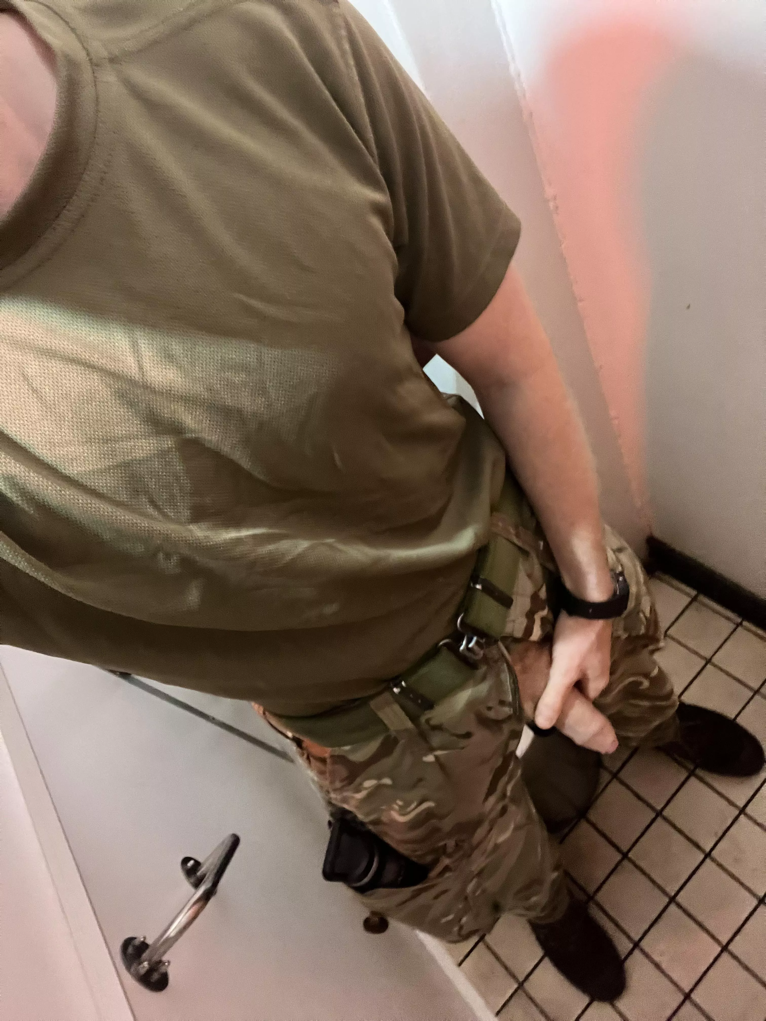 Get your knees. Who’s sorting me out today? 😏