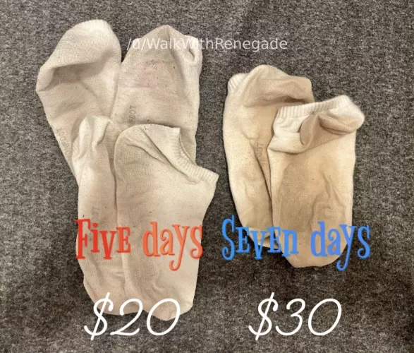 🚨 Hamper sock sale 🚨 50% off these pairs of five and seven day socks that have been ziploced since wear ❤️ [selling][USA]