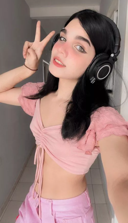 happy femboy because of all the nice comments i got here last time :3