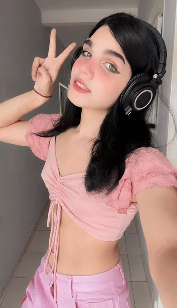 happy femboy because of all the nice comments i got here last time :3