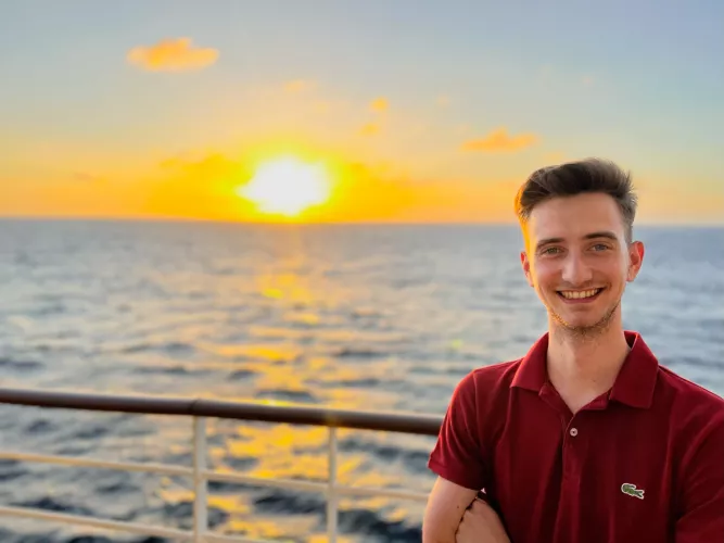 happy New year. my DM is open :)