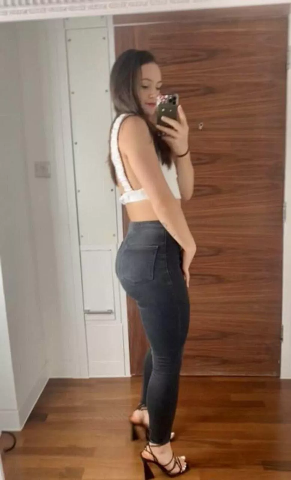 Hey! Will post naked if you all like her! 22 Anna