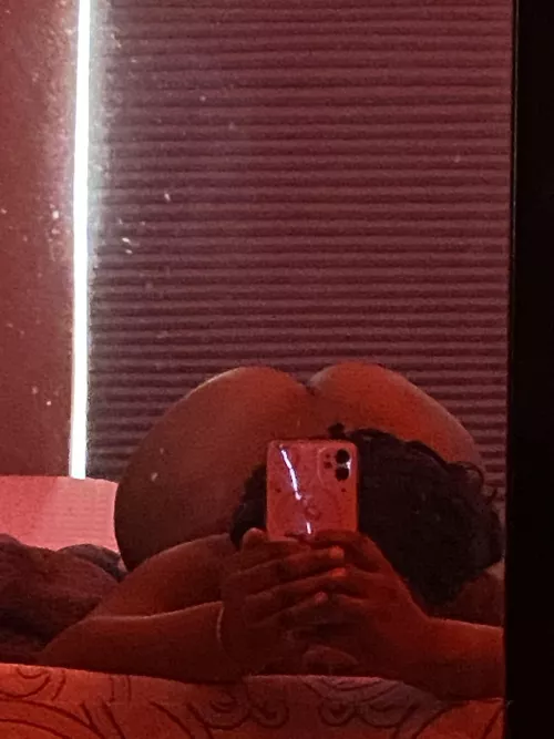 I love arching in the mirror