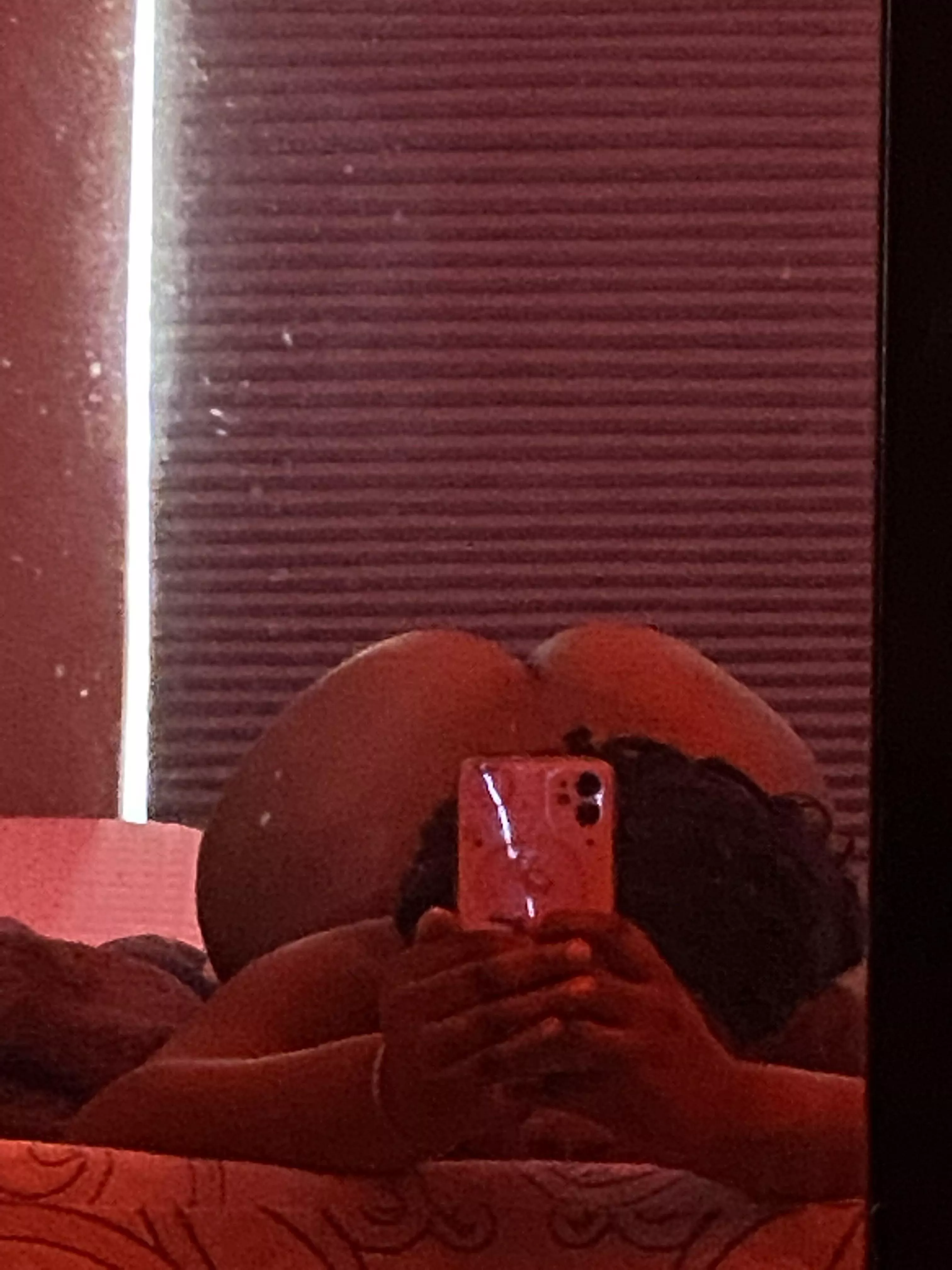 I love arching in the mirror