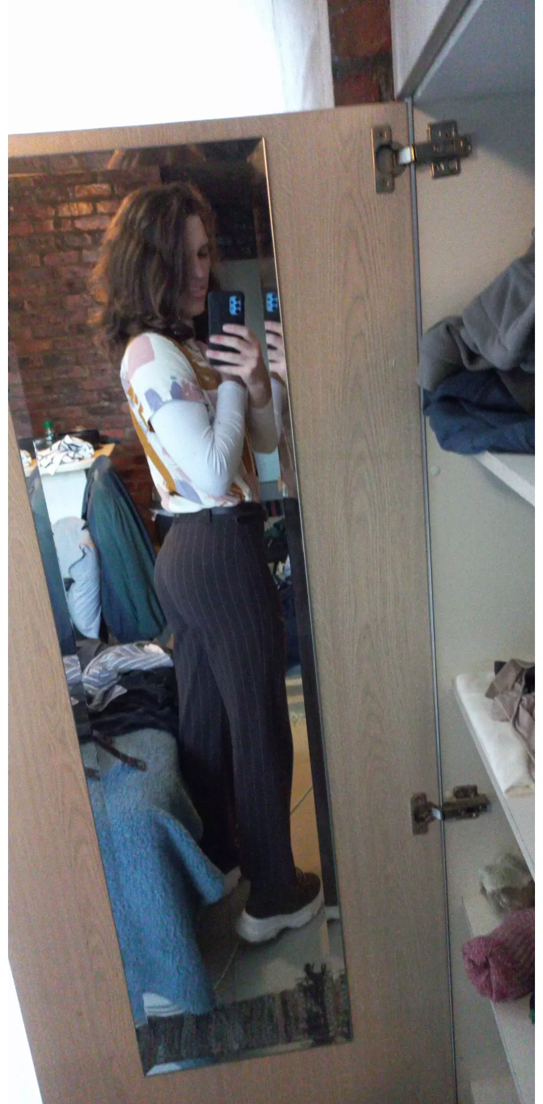 Is this outfit more fem or androgynous? 👾