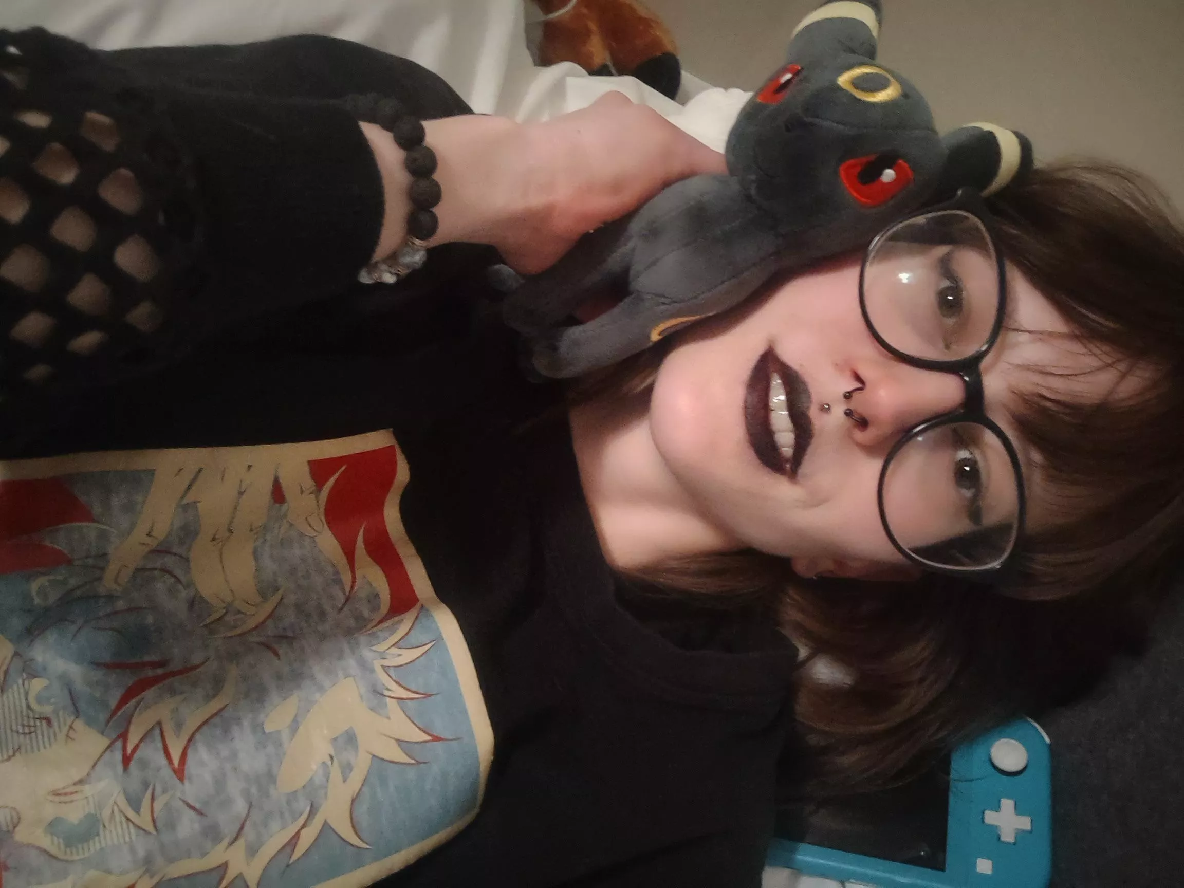 Let’s play smash and listen to Acrania!!! Or do something else hehehe