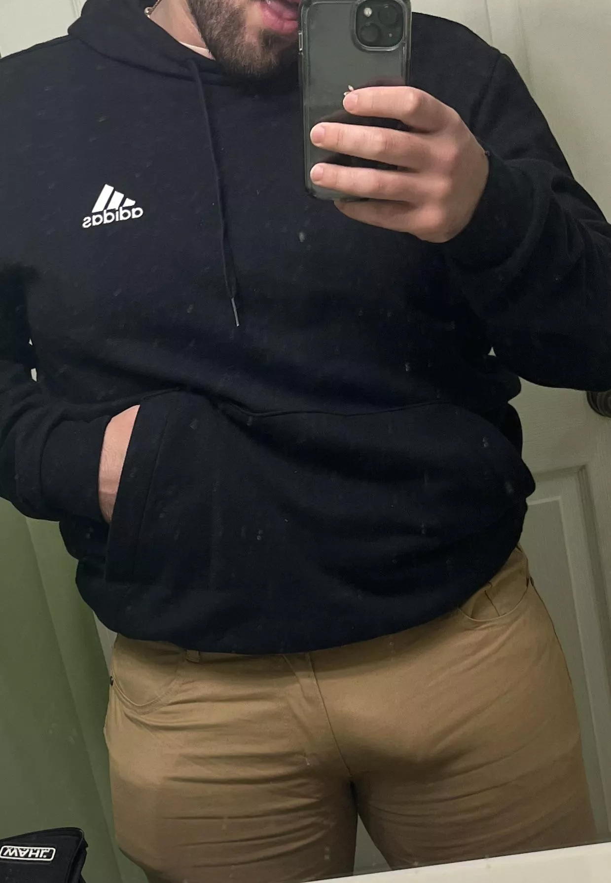 Little work selfie, I need a desk assistant 😏