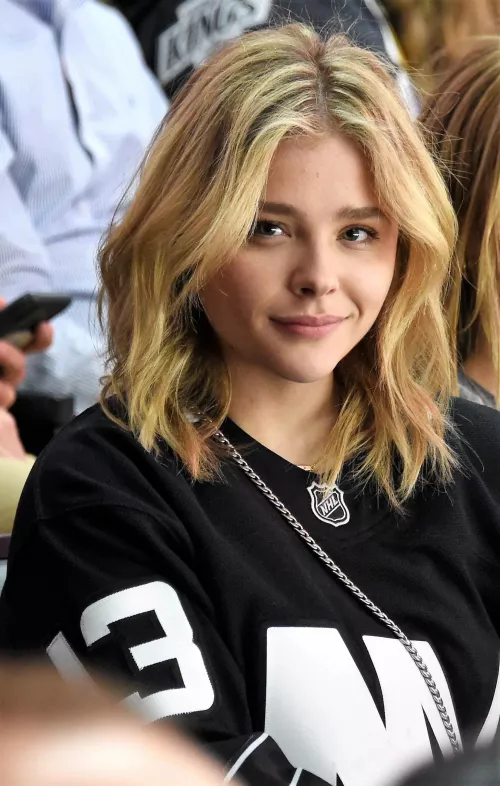 love getting stroked to chloe grace moretz