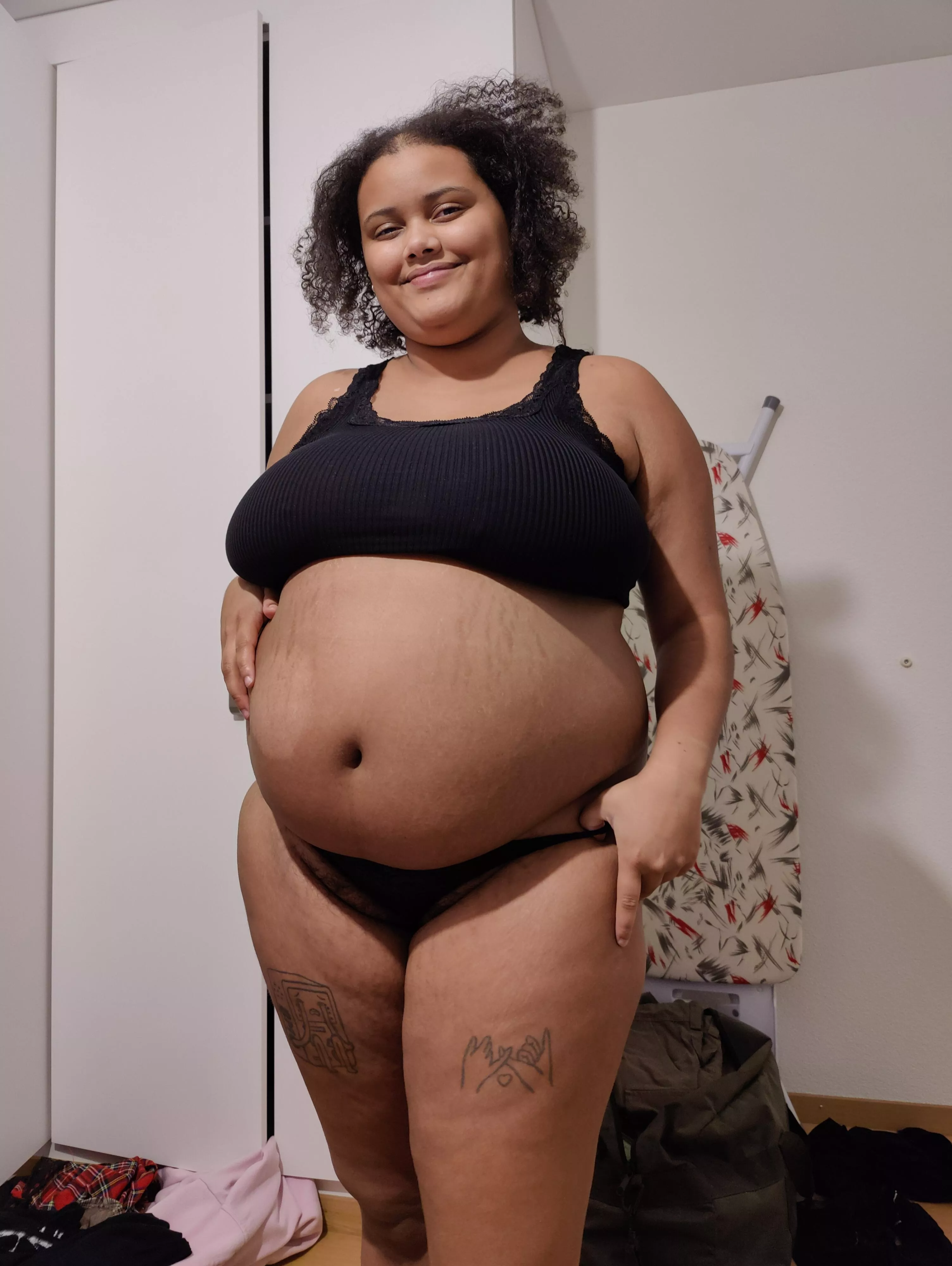 my belly covering it up 🤭🐽