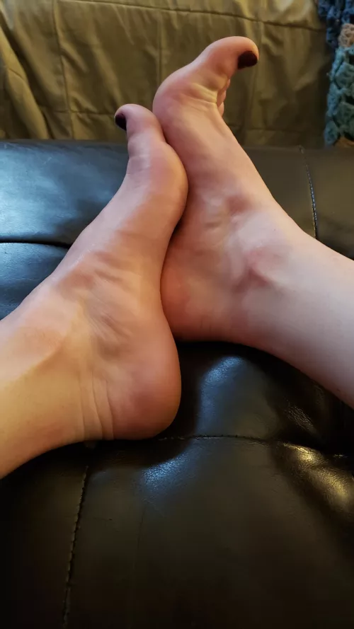 My feet are so tired, will someone come and rub them for me?