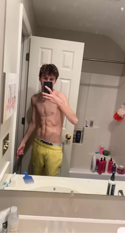 Need to be spoiled 😏😏