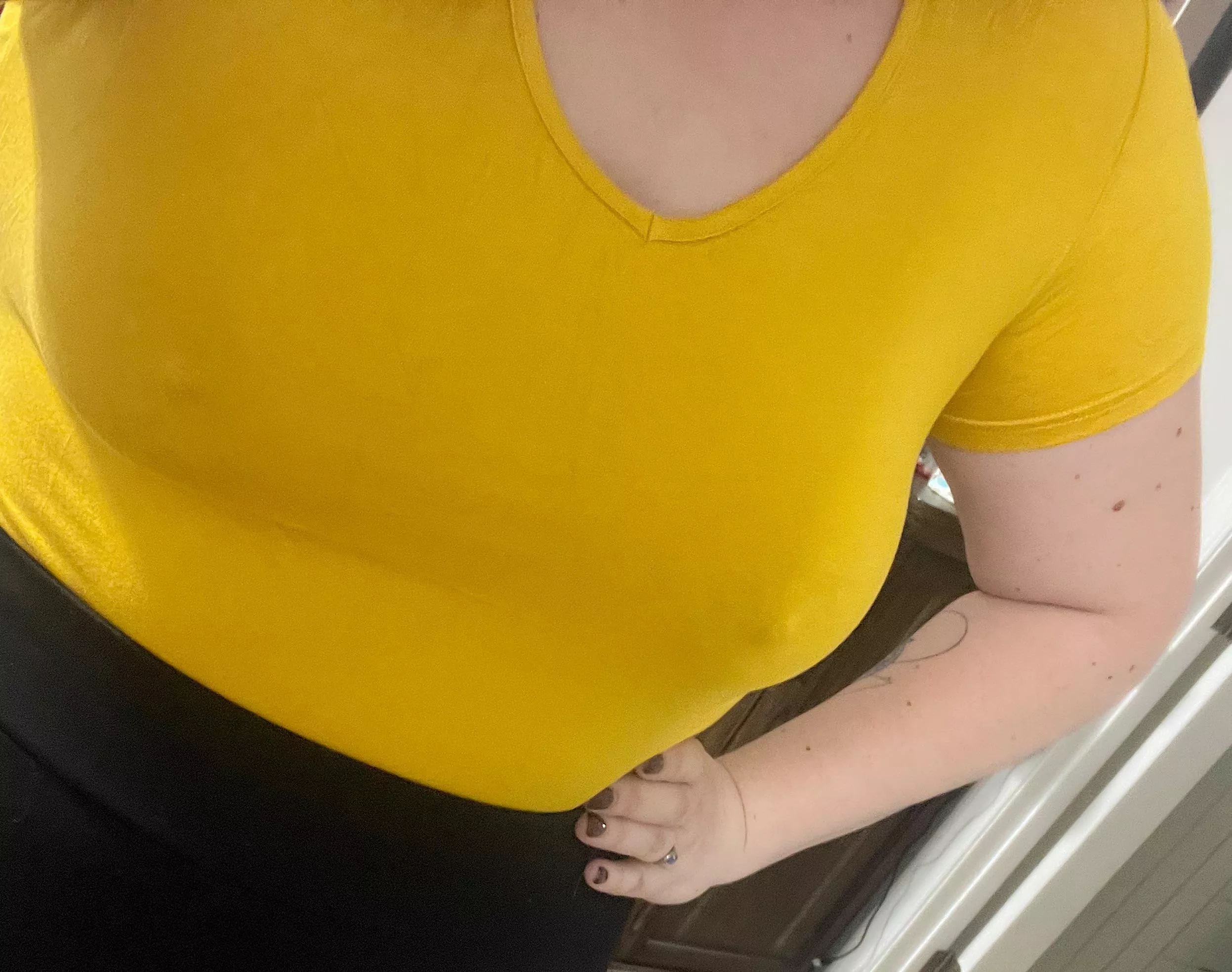 No time for a bra before dropping the kids off at school. Oops 😉