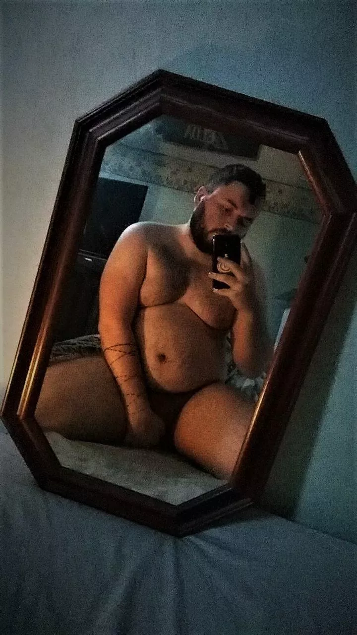 Nude friends, gamer friend (french is a + for a gamer)