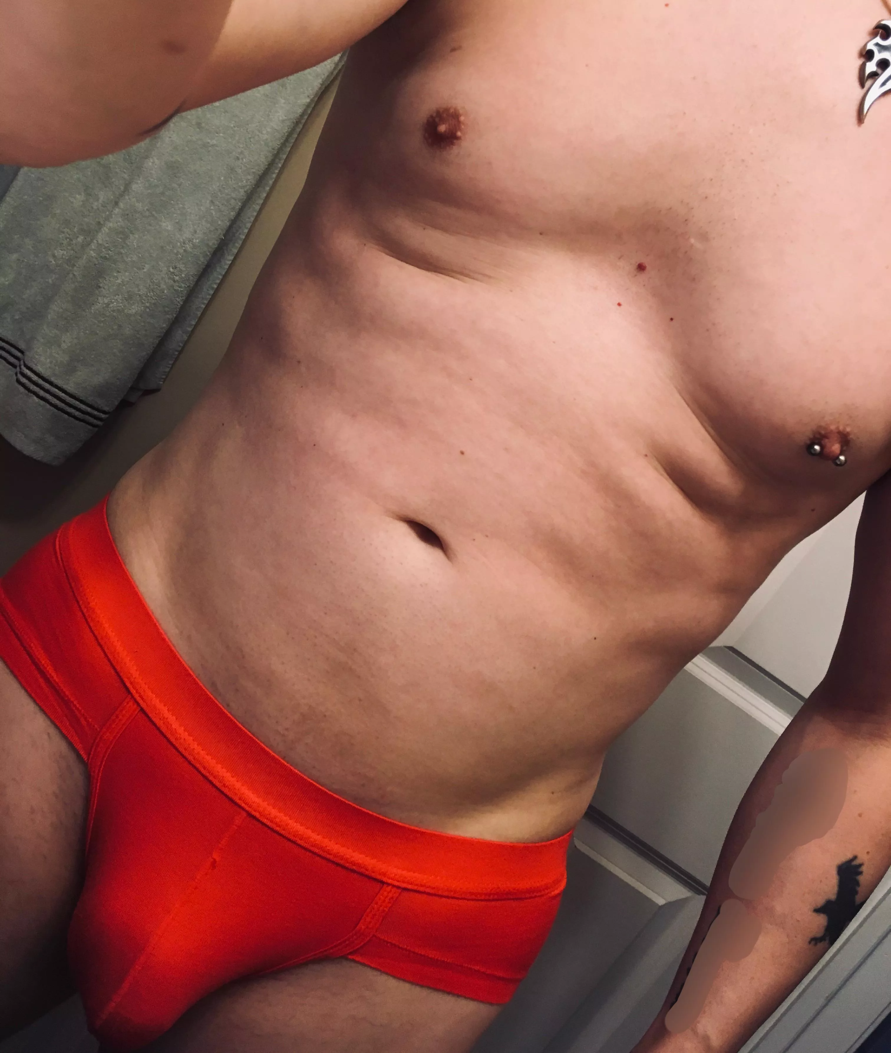 Older pair of 2xist. Got these for the bulge ‘lift’ (enhancement) while wearing shorts or those infamous gray sweatpants lol