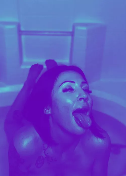 Patiently waiting. 💦