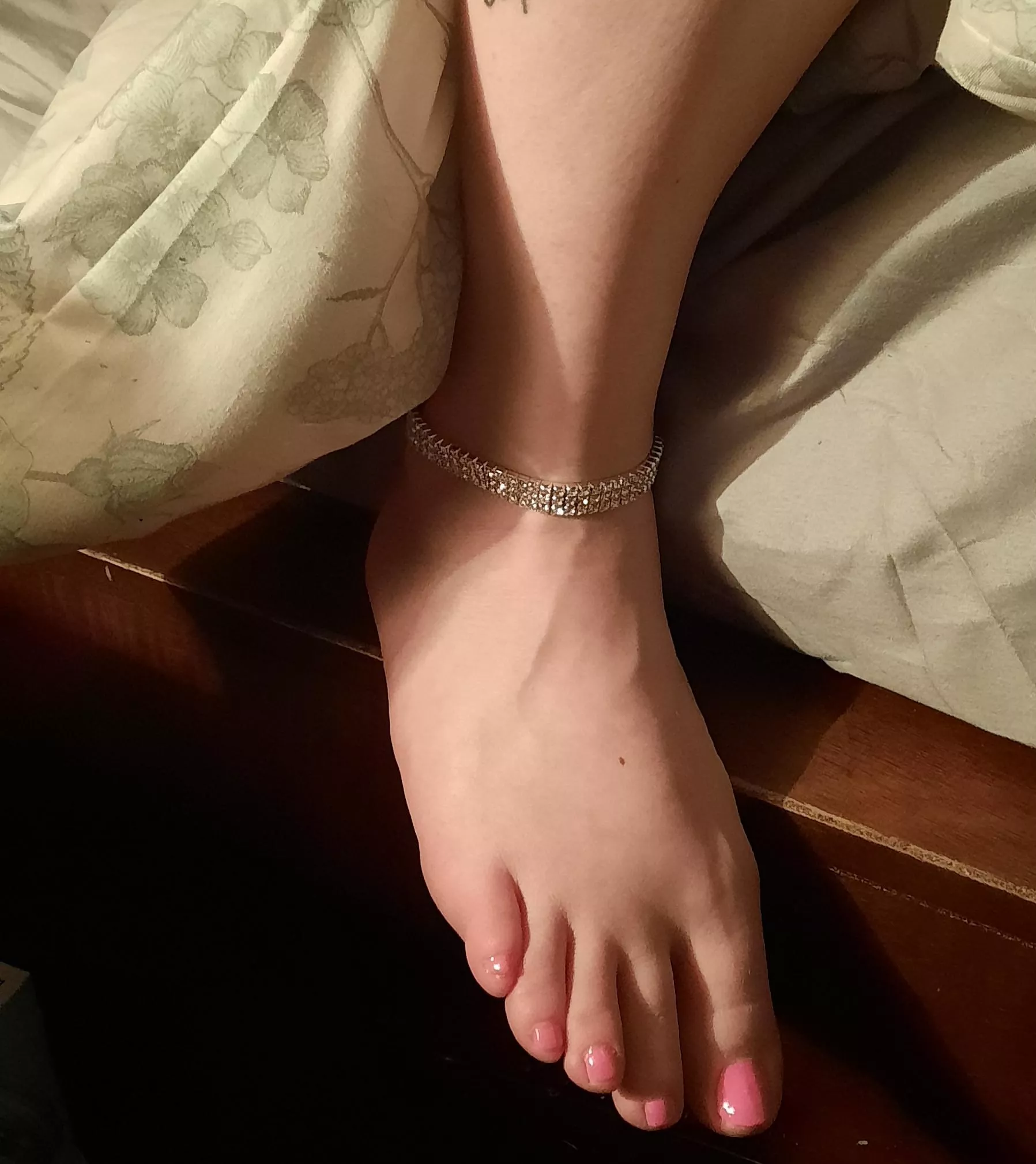 pink edible toes