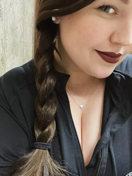 POV: I give you this look while at work.