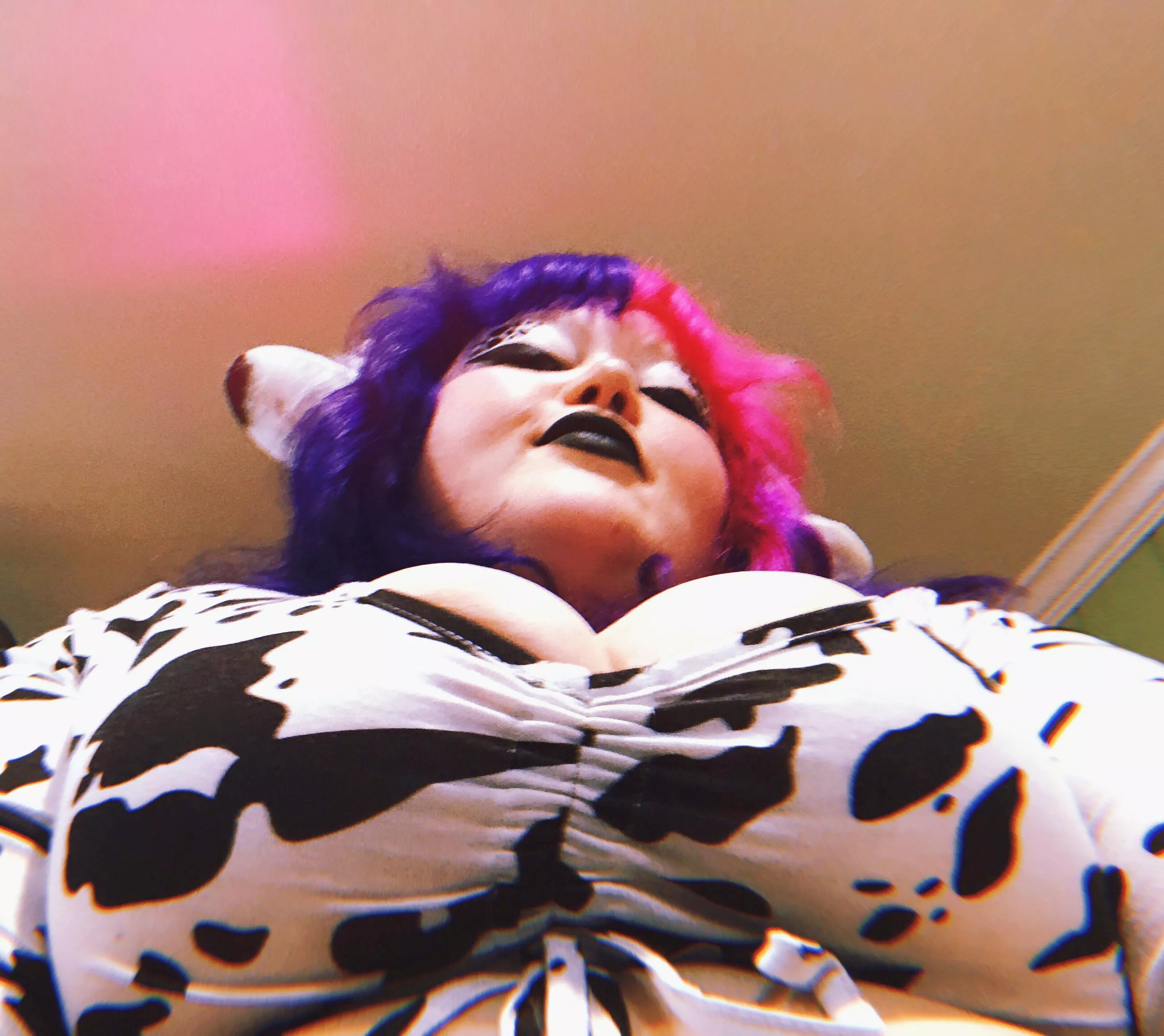 POV: your cow mommy is pinning you down to make sure you breed her 🥰