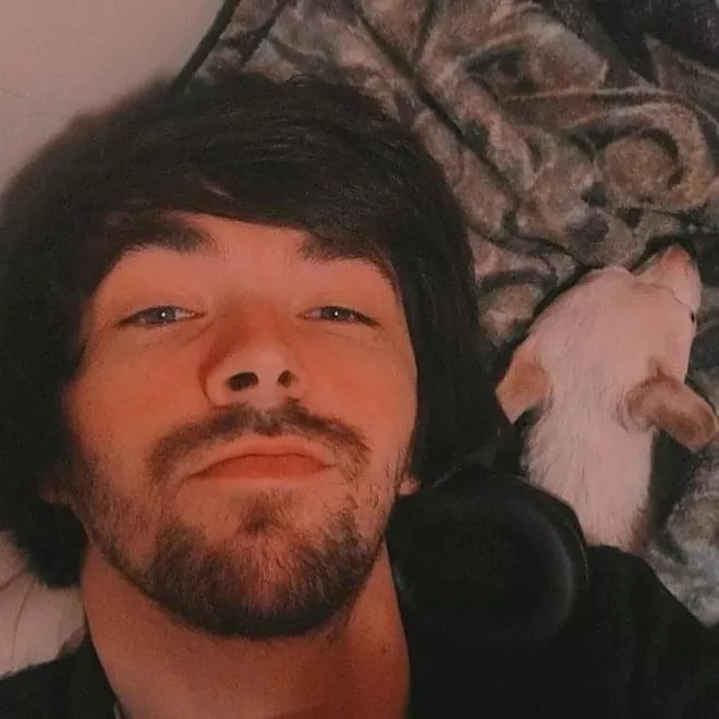 Rainy night hanging out with doggo 😄