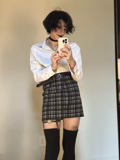 seeking employment as a femboy secretary (will not actually work)