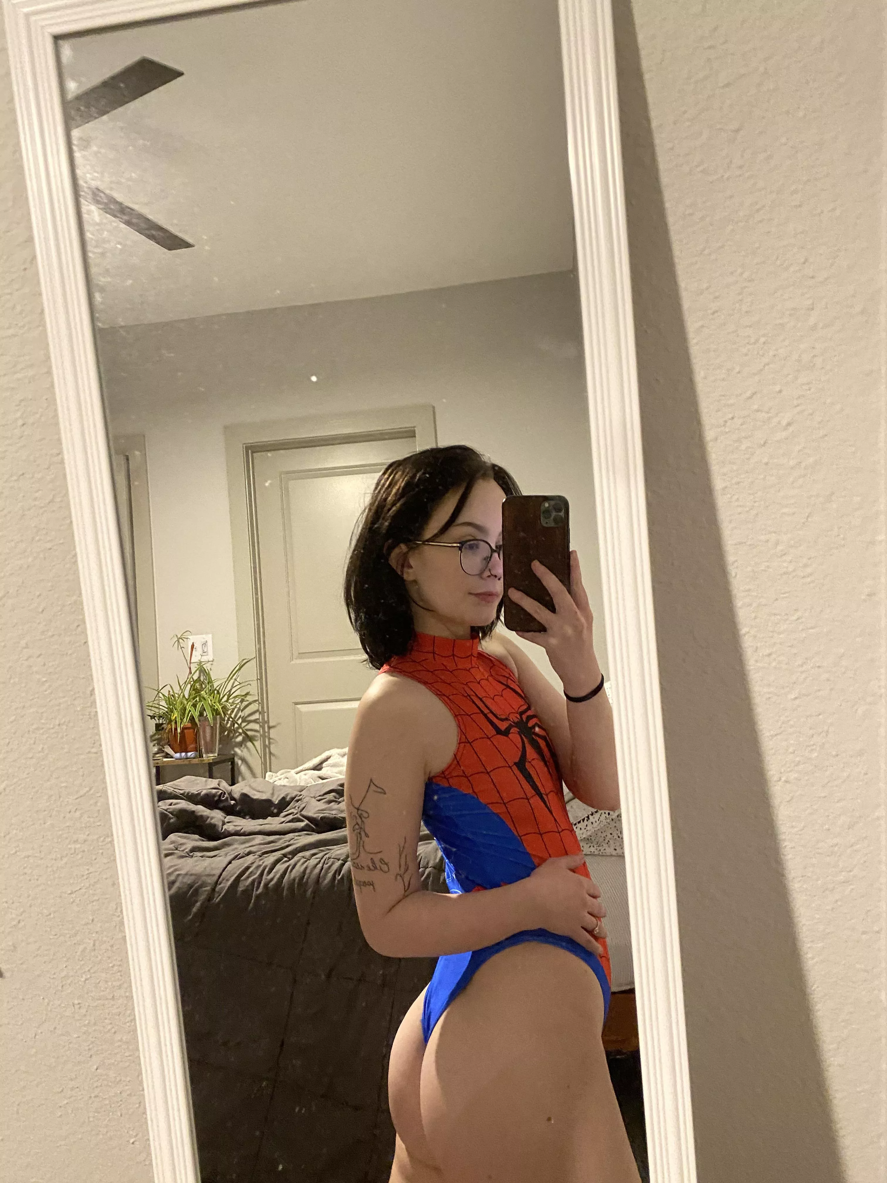 Shoot your web on my face and ass