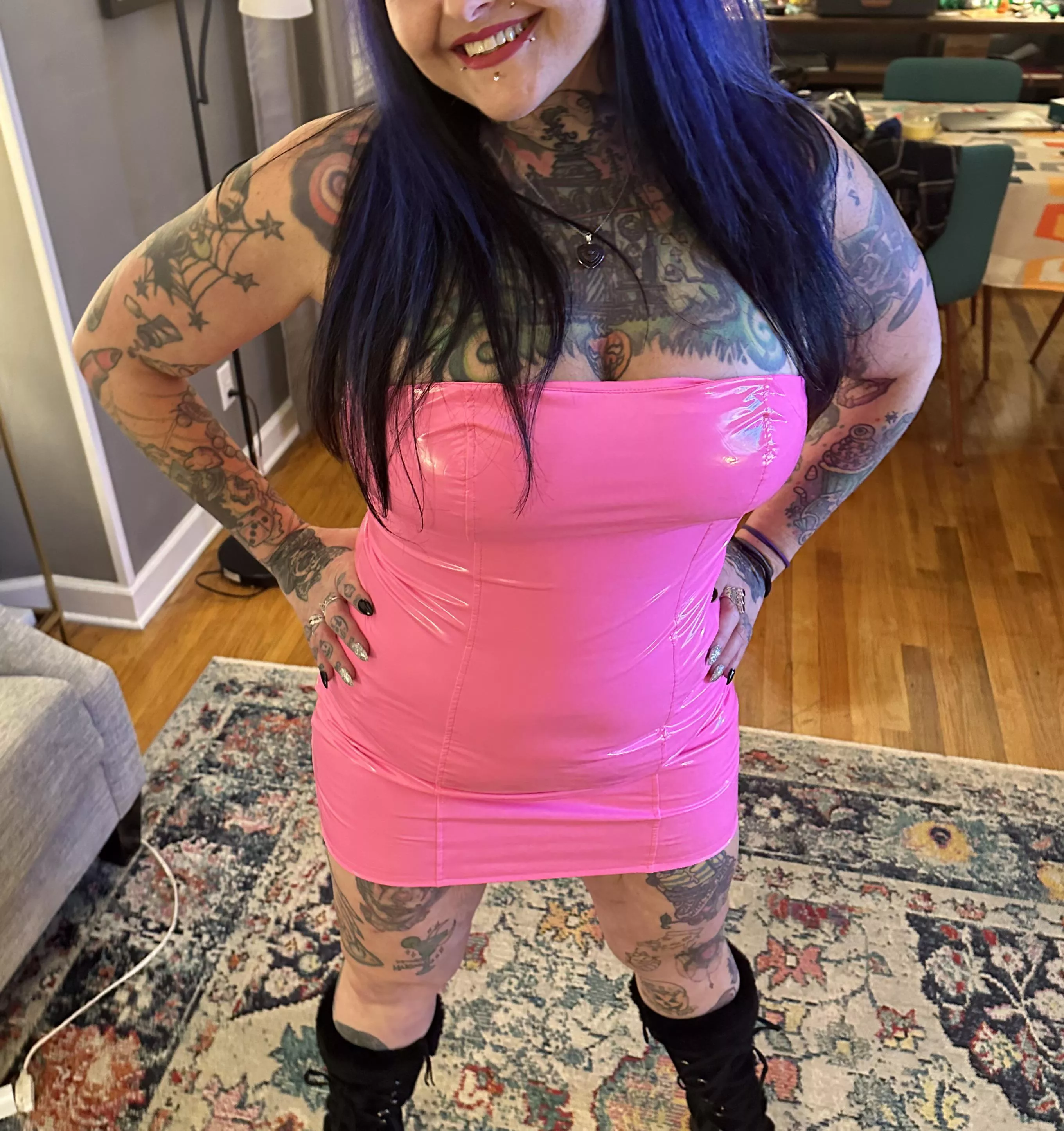 Slutty milf goth for trade and stroke on tele secret. Bi++, show your cock off. Dm sample