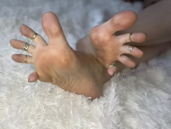 Soles and a little toe spread