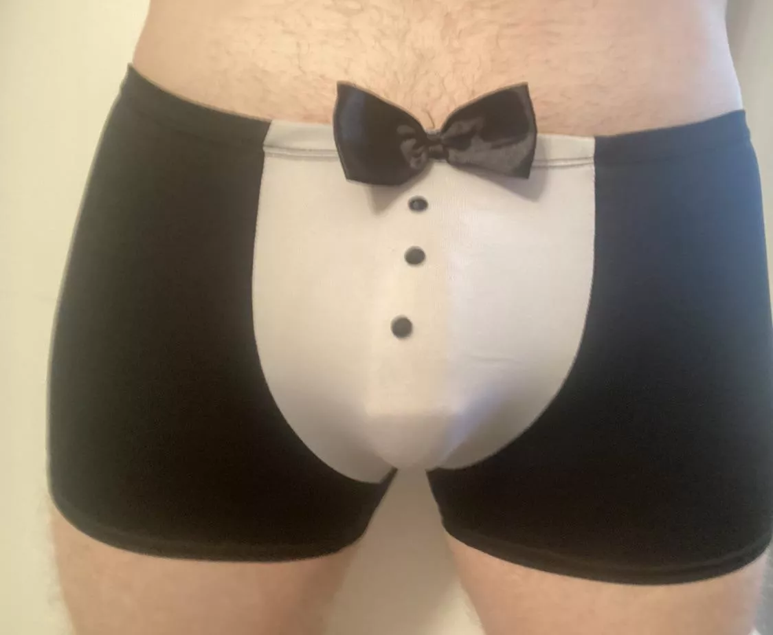 This is what is meant when the invite says “formal wear” right?