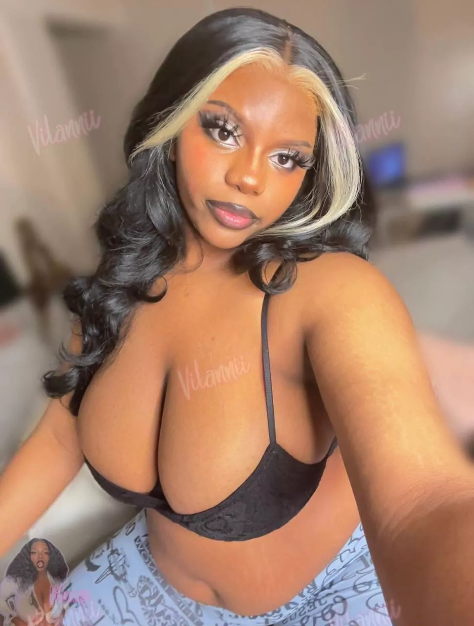 titties looking full n soft😏