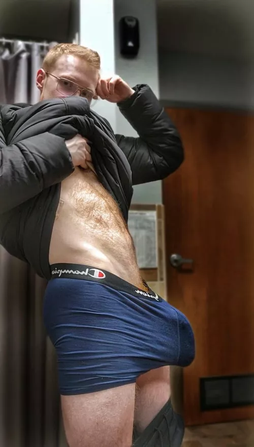 use your mouth to free my bulge and get a reward 😉💦 [22]