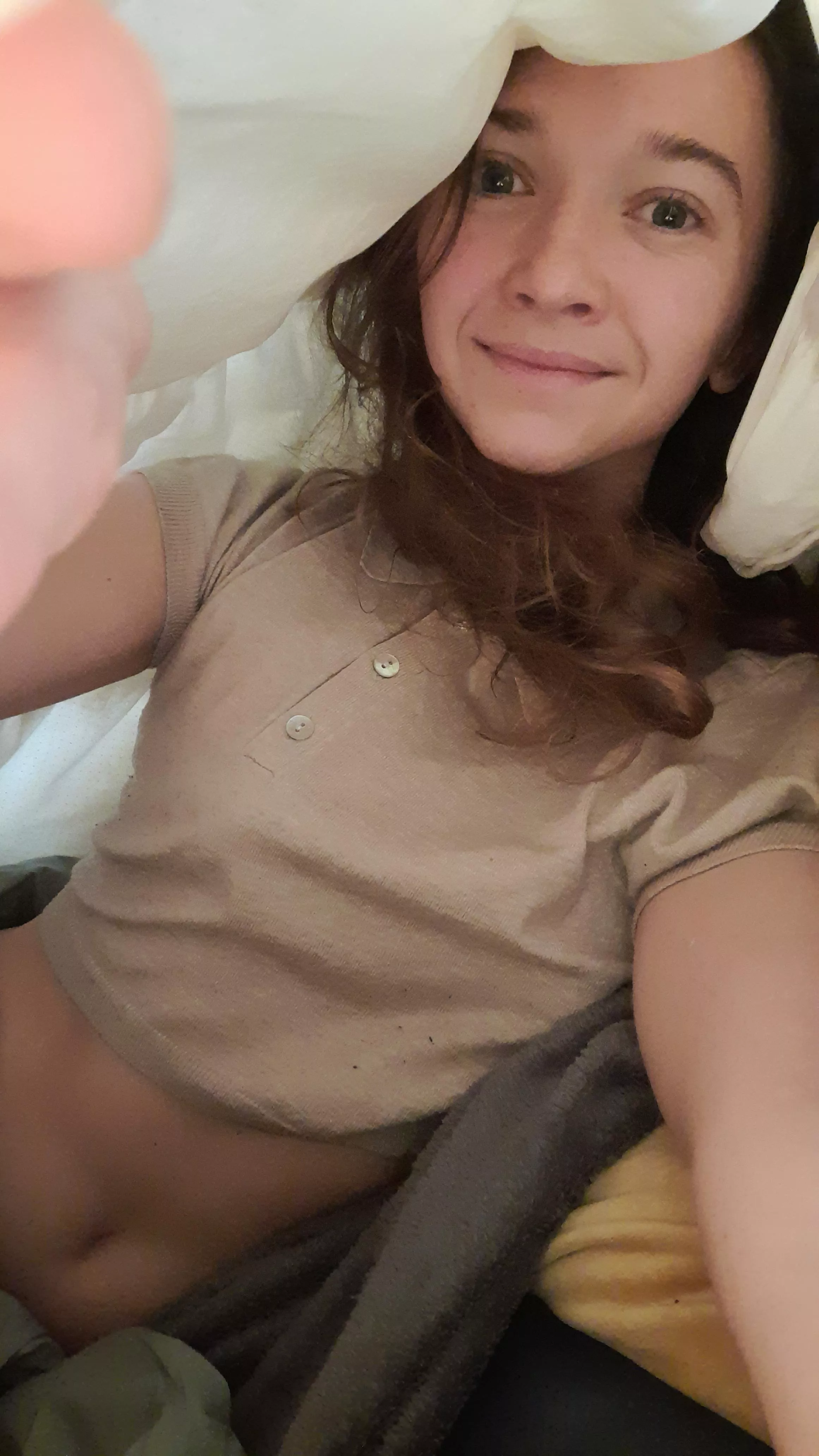 welcome in my sheet castle 😁 🏰 ( I keep on having a joy in making them even I am close to 30. well done inner child ☺️) [f]