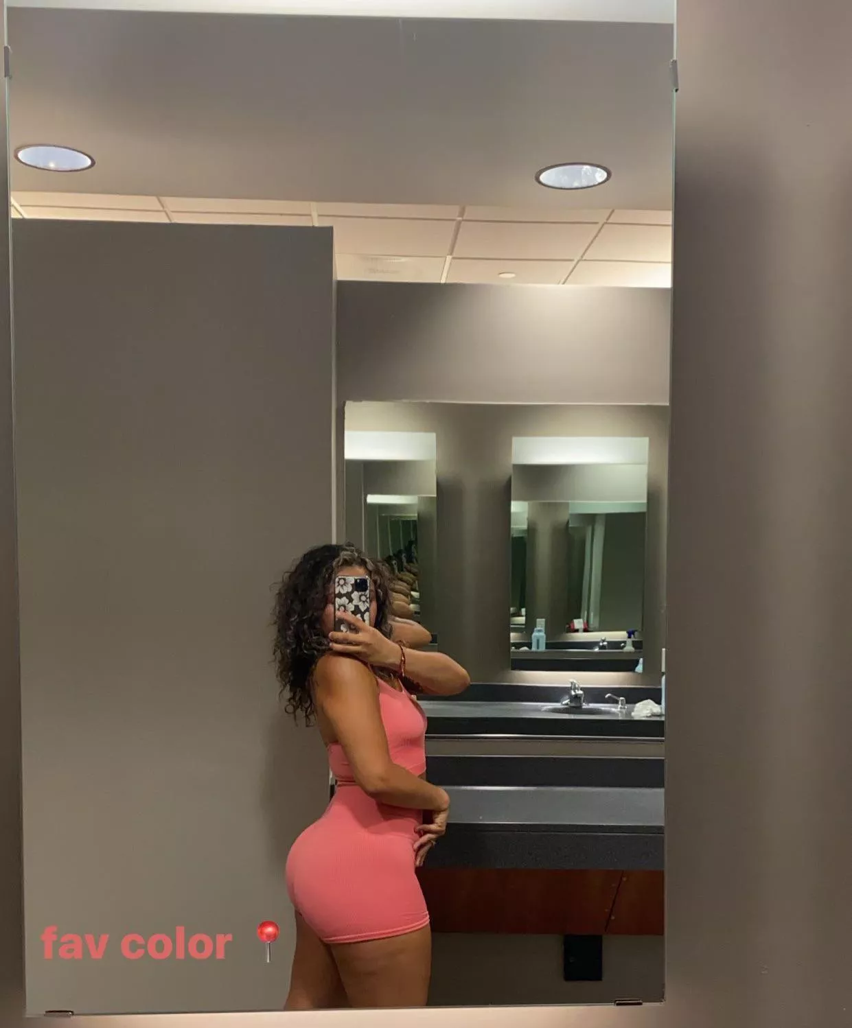 What’s your fav color?😉