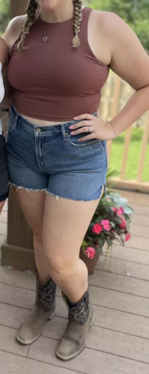 Who wants to degrade my chunky wife?