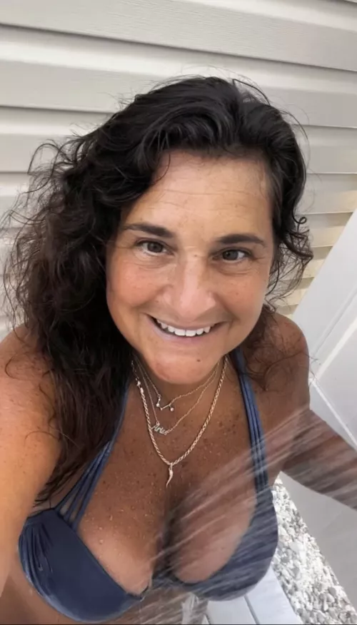 Who wants to join me in my outdoor shower? 52YO Italian Milf!